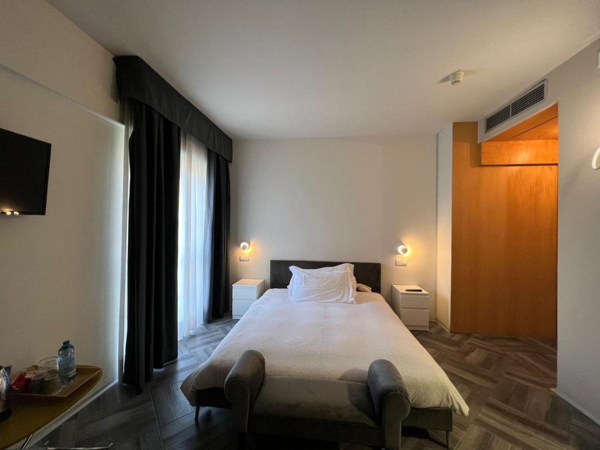 Hotel Garni Santa Caterina ออร์ตาซันจูลิโอ ภายนอก รูปภาพ