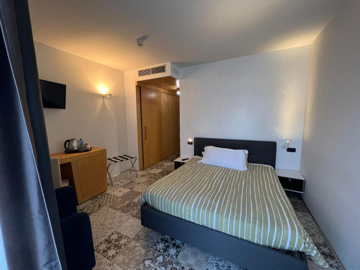 Hotel Garni Santa Caterina ออร์ตาซันจูลิโอ ภายนอก รูปภาพ