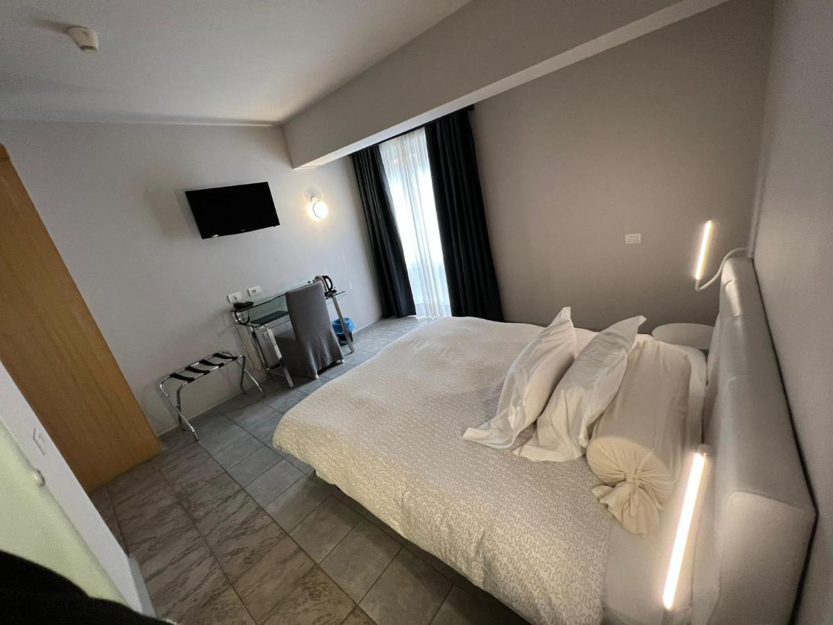 Hotel Garni Santa Caterina ออร์ตาซันจูลิโอ ภายนอก รูปภาพ