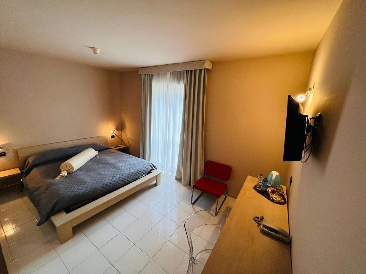 Hotel Garni Santa Caterina ออร์ตาซันจูลิโอ ภายนอก รูปภาพ