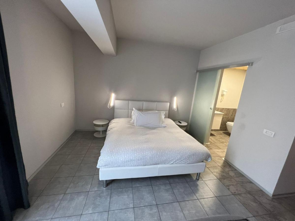 Hotel Garni Santa Caterina ออร์ตาซันจูลิโอ ภายนอก รูปภาพ